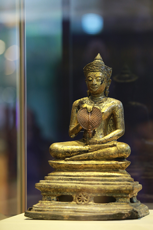 สรงน้ำพระ 9 รูป