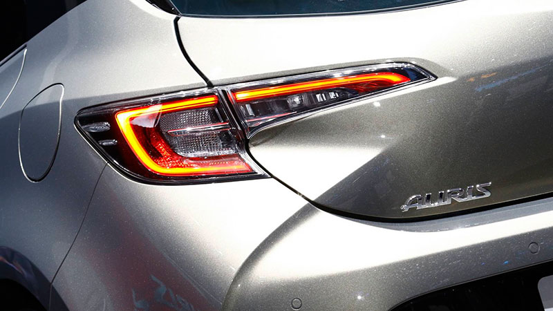 Toyota_Auris_2019