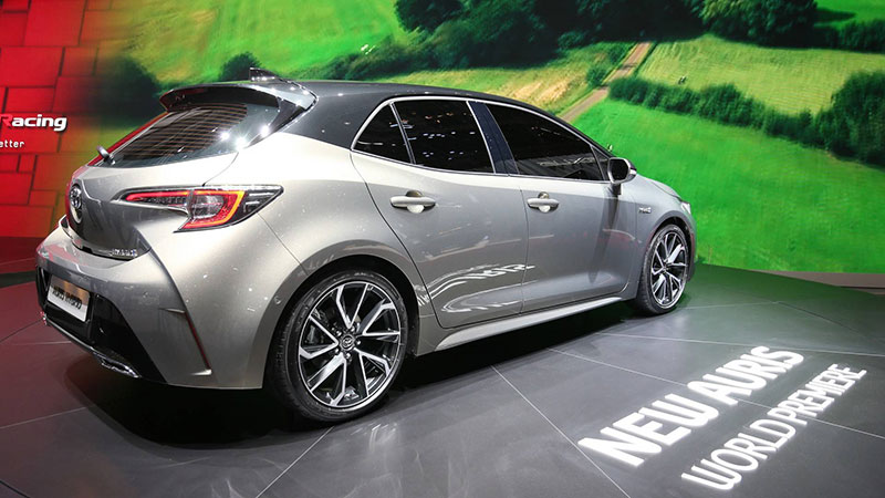 Toyota_Auris_2019