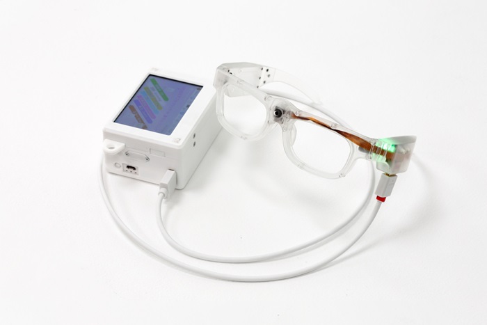 Oton Glass แว่นสำหรับผู้พิการทางสายตา