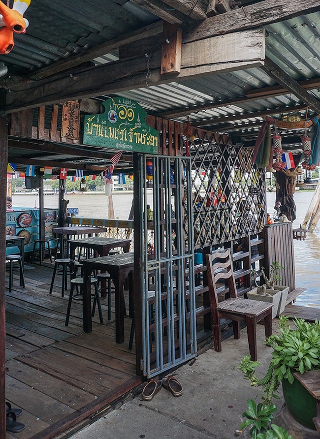 ร้านอาหารริมน้ำ กรุงเทพ