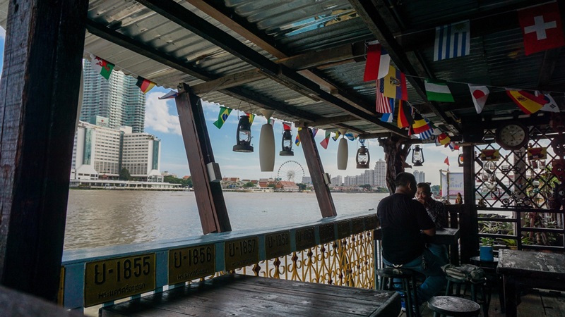 ร้านอาหารริมน้ำ กรุงเทพ