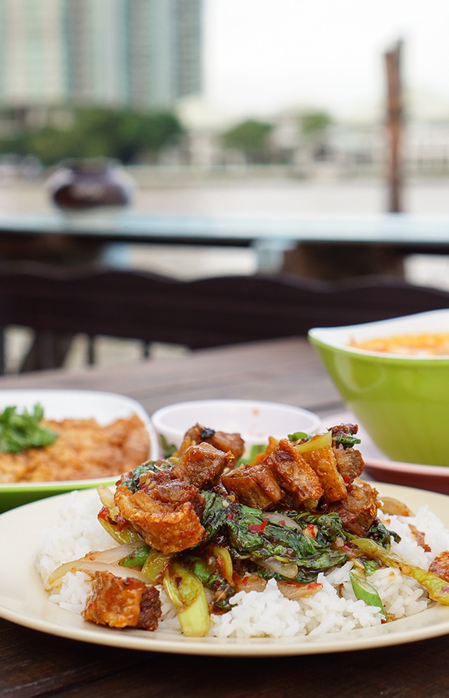 ร้านอาหารริมน้ำ กรุงเทพ