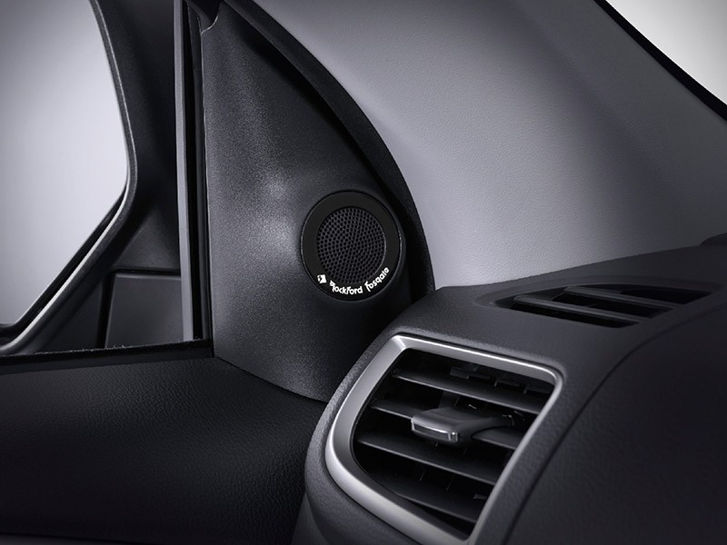 Mitsubishi Pajero Sport Rockford Fosgate