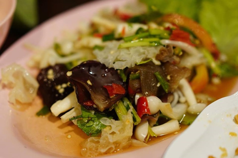 ร้านอาหารริมน้ำ กรุงเทพ