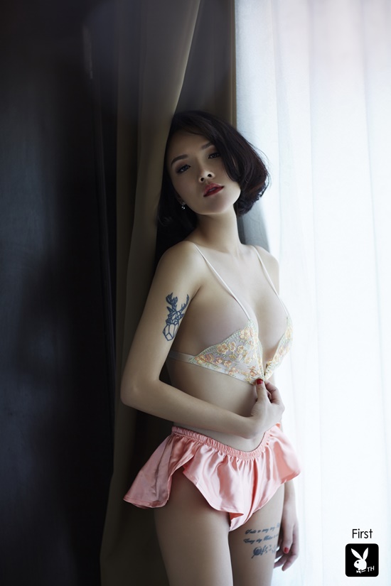 เฟริสท์ นิพิชฌน์ชา