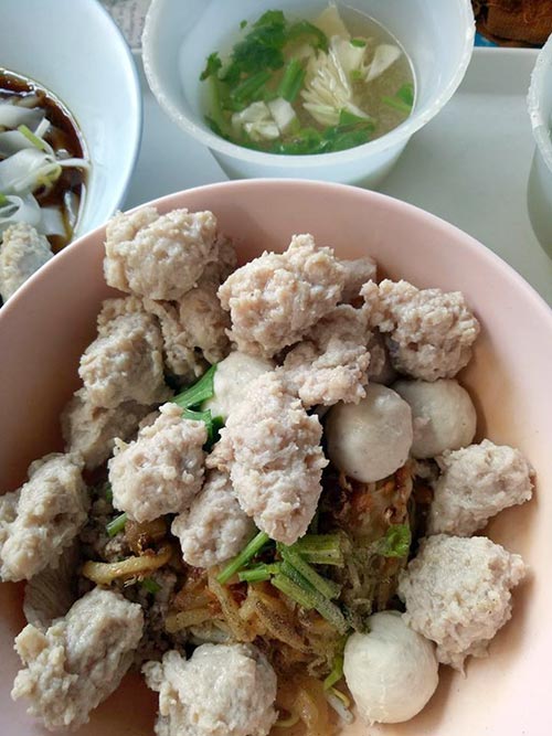ร้านก๋วยเตี๋ยวหมู กรุงเทพฯ