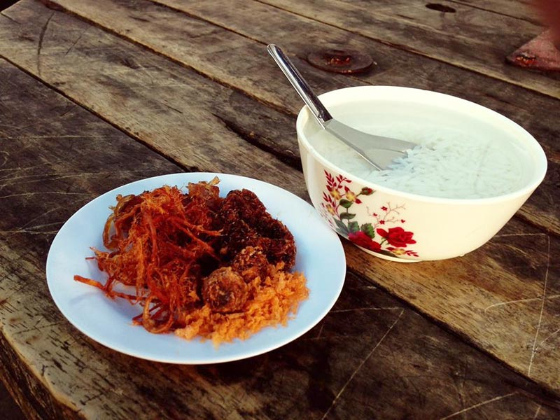 ร้านข้าวแช่รสเด็ด