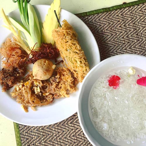 ร้านข้าวแช่รสเด็ด