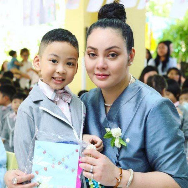 ตั๊ก บงกช