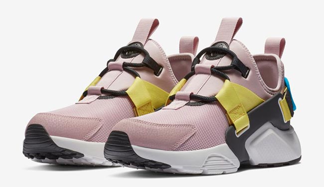 รองเท้าผ้าใบผู้หญิง