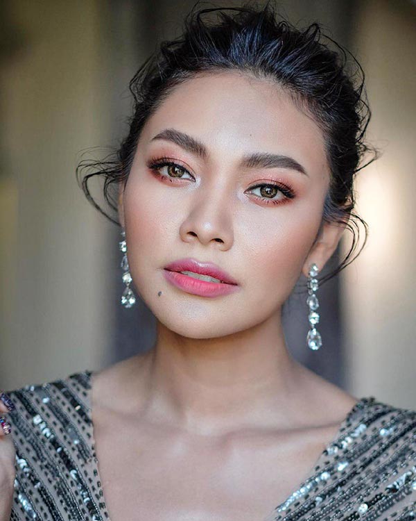 แก้ม วิชญาณี