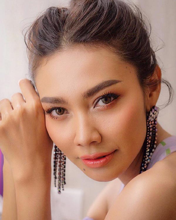 แก้ม วิชญาณี