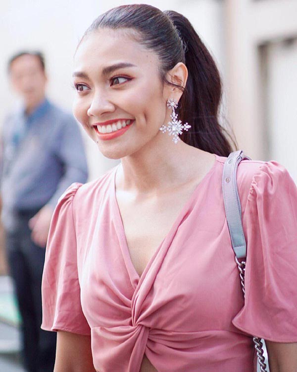 แก้ม วิชญาณี