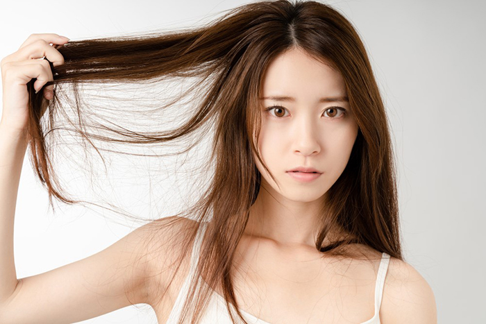 แชมพูใสแบบไหน ที่เหมาะกับคนผมมันง่ายอย่างคุณ ? 