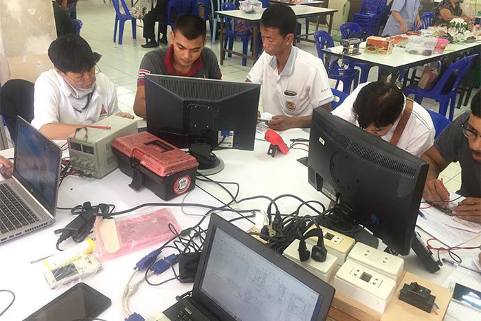 ฝึกอาชีพ