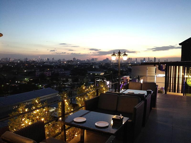 ร้านอาหารบนดาดฟ้า