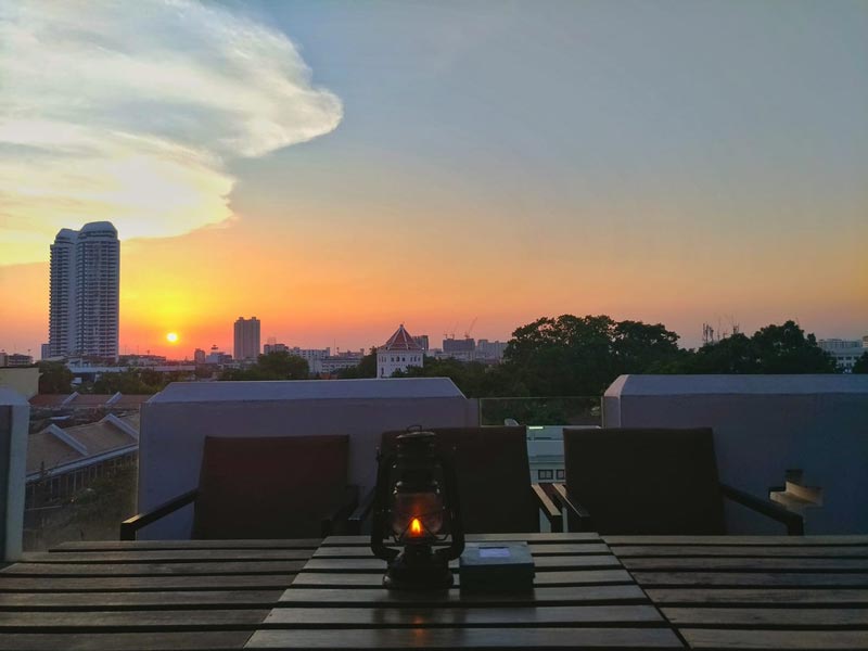 ร้านอาหารบนดาดฟ้า