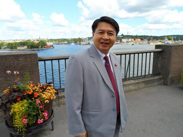 จำคุกหมอเปรม จับนักข่าวแก้ผ้า