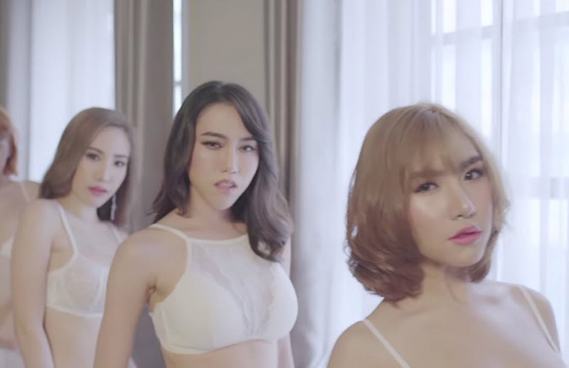 ลัลลาเบล เล่นเอ็มวี เอิร์ก เลเดอเรอร์