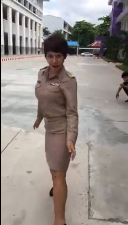 ครูขวัญ โรงเรียนผดุงนารี