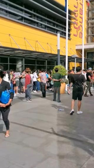 แย่งซื้อของ