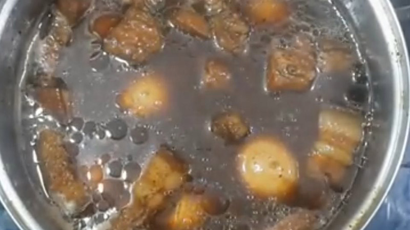 ไข่พะโล้บูด