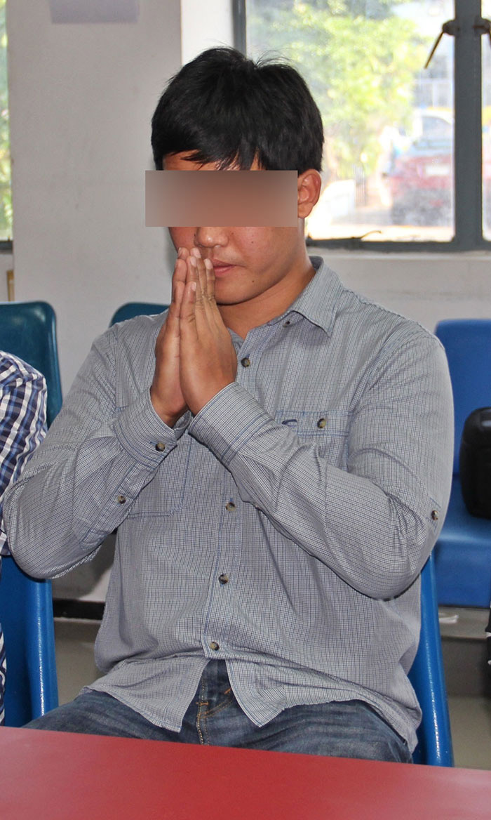 หนุ่มโพสต์หมิ่นเนวิน