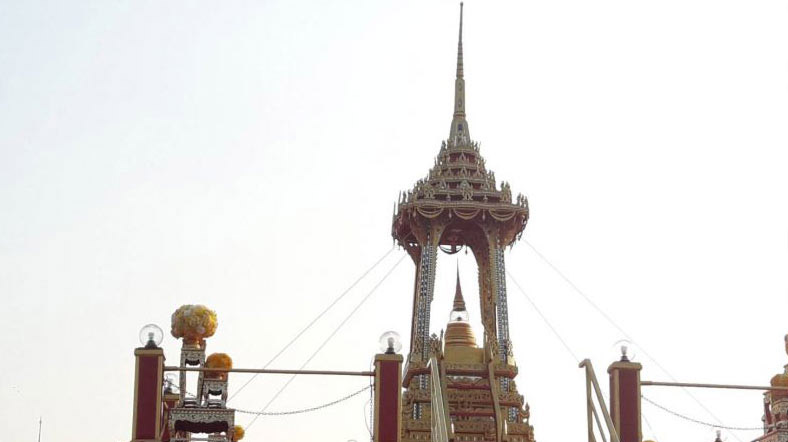 อัญเชิญพระบรมสารีริกธาตุ สวดมนต์ข้ามปี