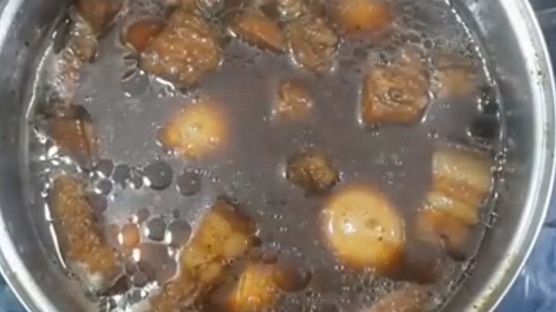 โรงเรียนให้เด็กกินไข่พะโล้บูด