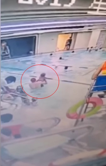 ทำร้ายเด็ก