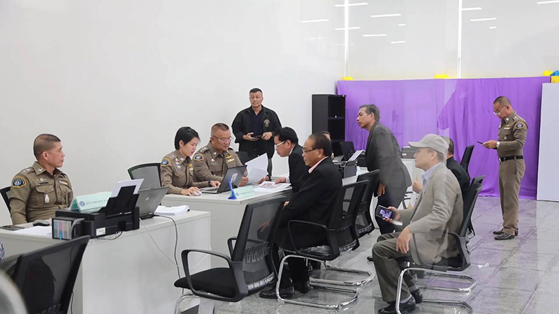 พระพุทธรูปอุลตร้าแมน