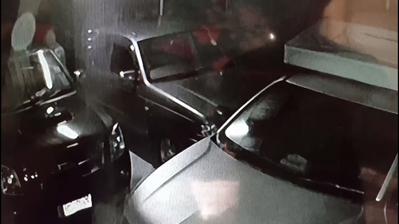 เผารถยนต์