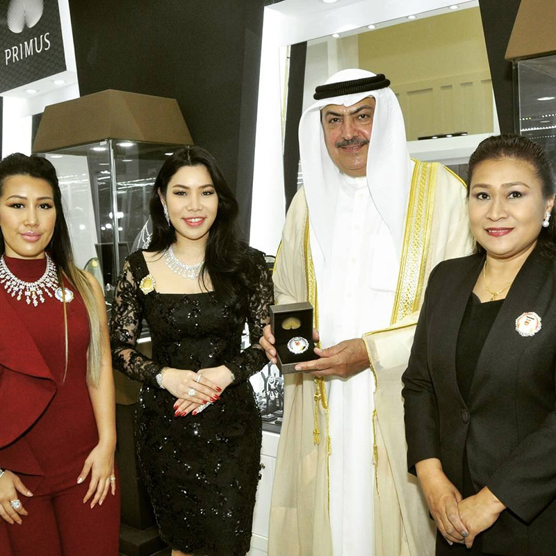 ไฮโซบี พิมพ์นรี