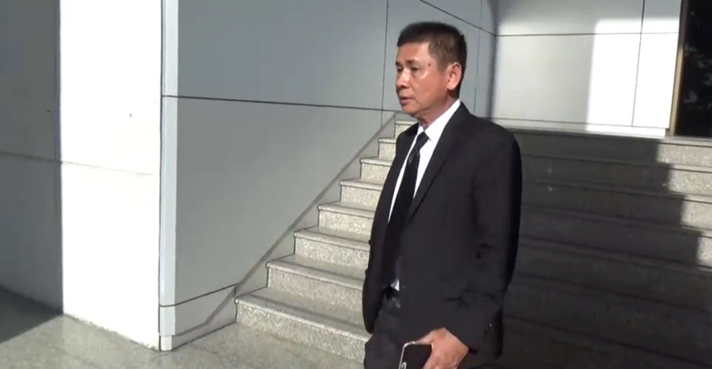 กระโดดร่มไม่กาง