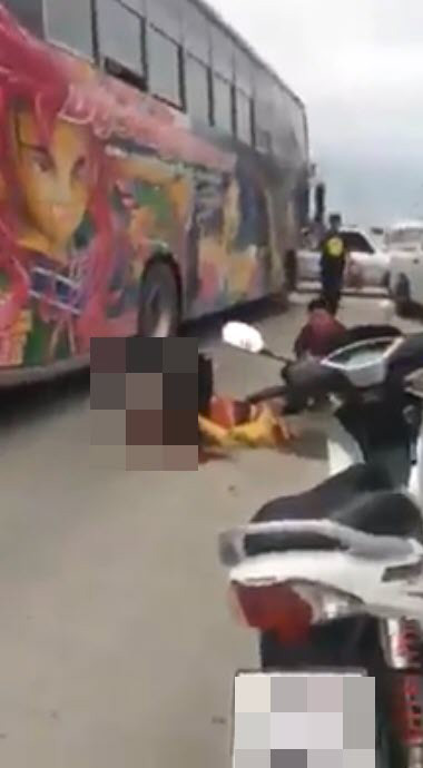 รถบัสทับวินขาขาด