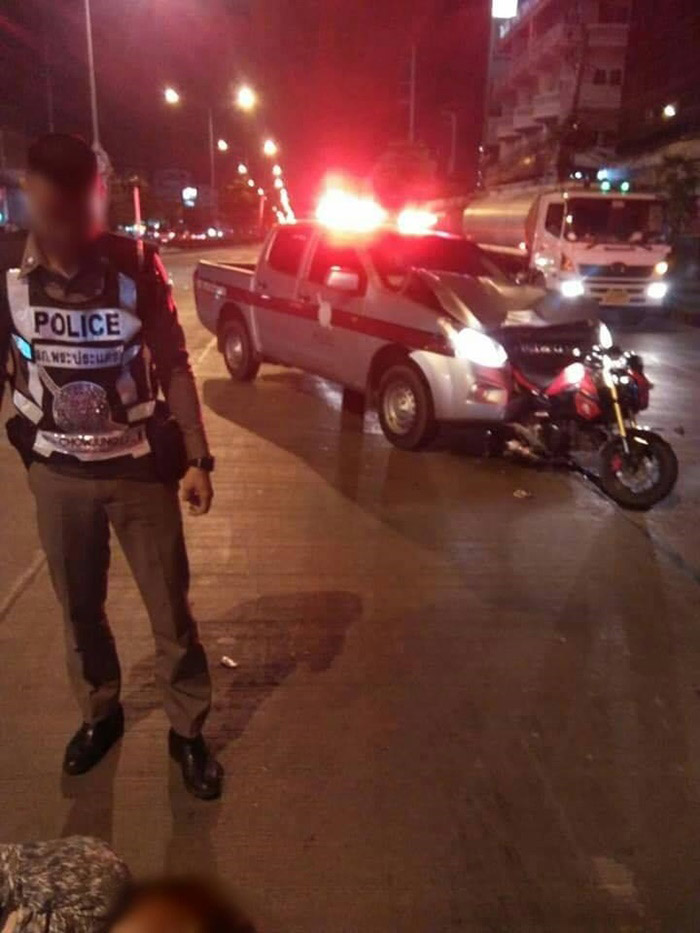 ตํารวจขับรถชน