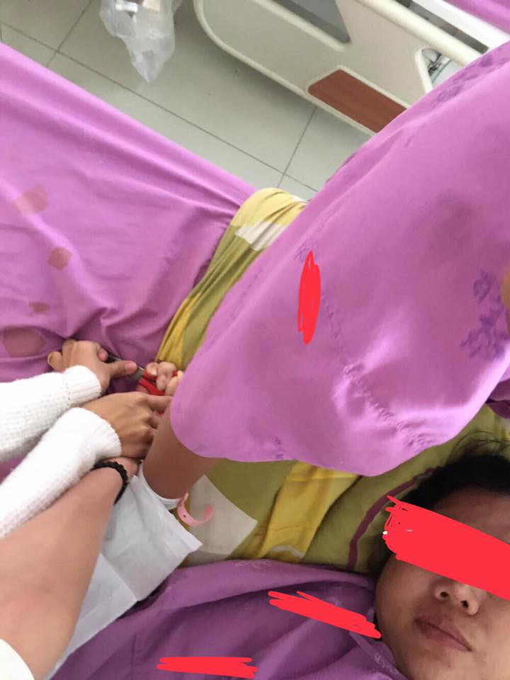 คนไข้แทงคอหมอ