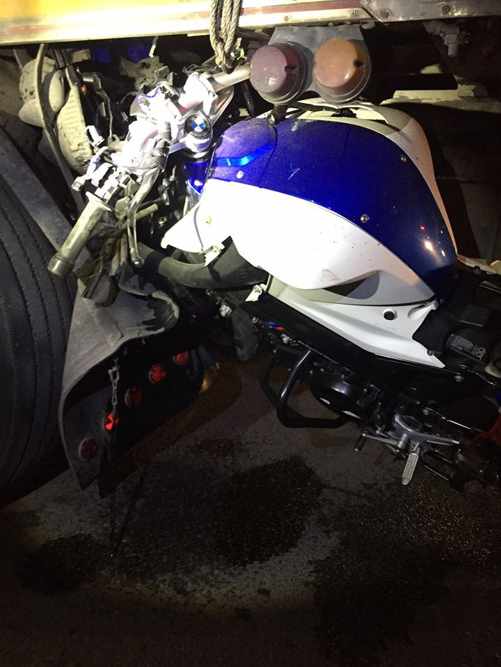 บิ๊กไบค์ชนสิบล้อ