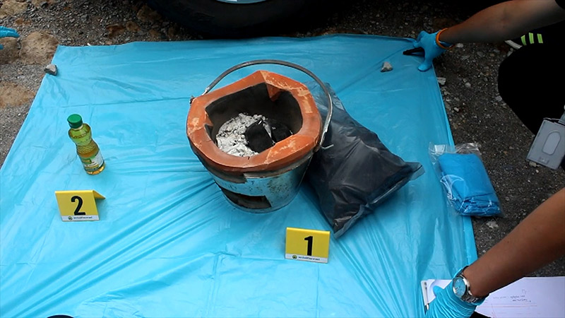 นักศึกษารมควันฆ่าตัวตายในรถ