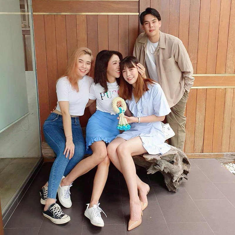 ครอบครัวพีช พชร