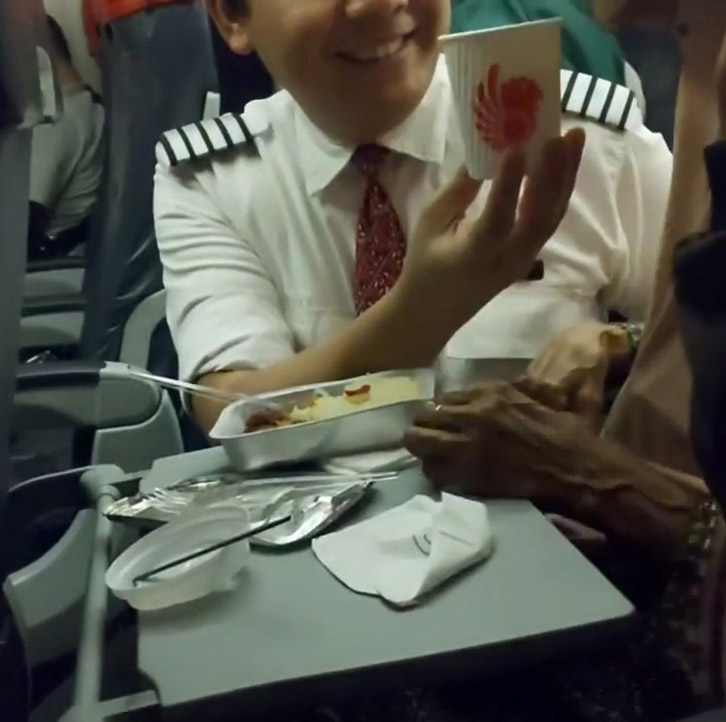 สจวร์ดดูแลผู้โดยสาร