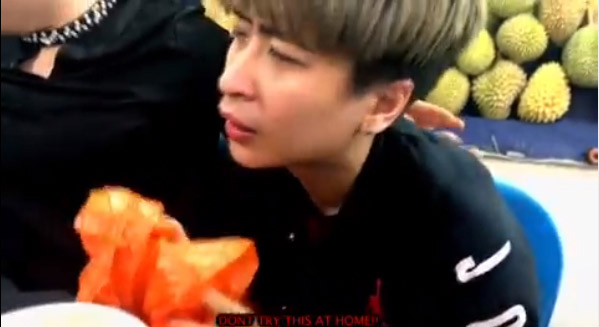 โชว์กินบะหมี่เผ็ดใส่ทุเรียน