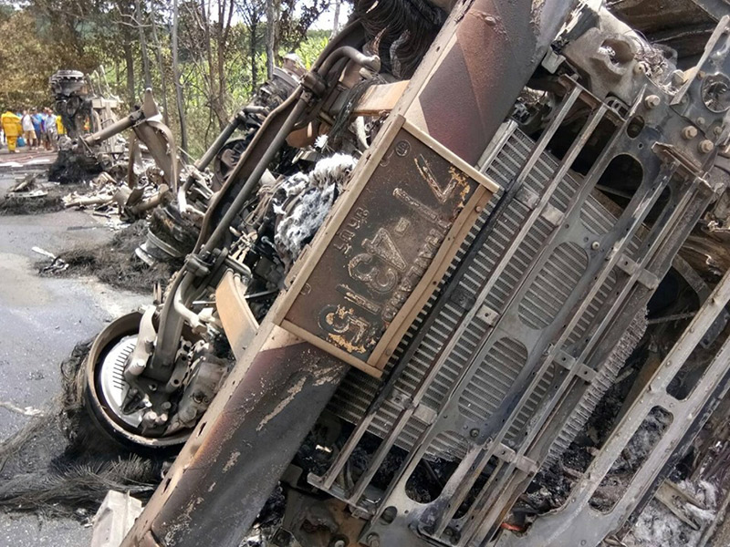 รถบรรทุกน้ำมันคว่ำ