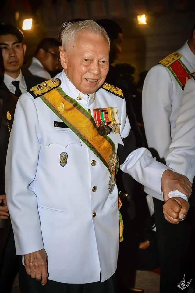 เปรม ติณสูลานนท์