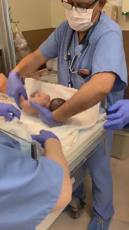 เด็กแรกเกิด