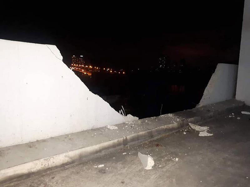 รถตกลานจอดรถ