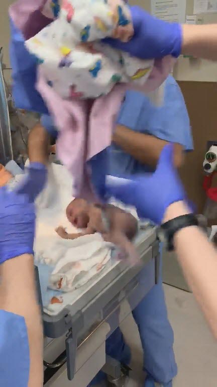 เด็กแรกเกิด