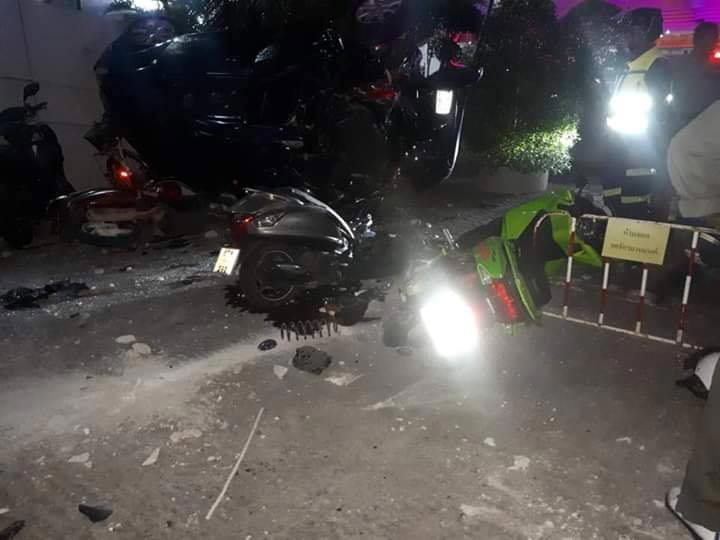 รถตกลานจอดรถ