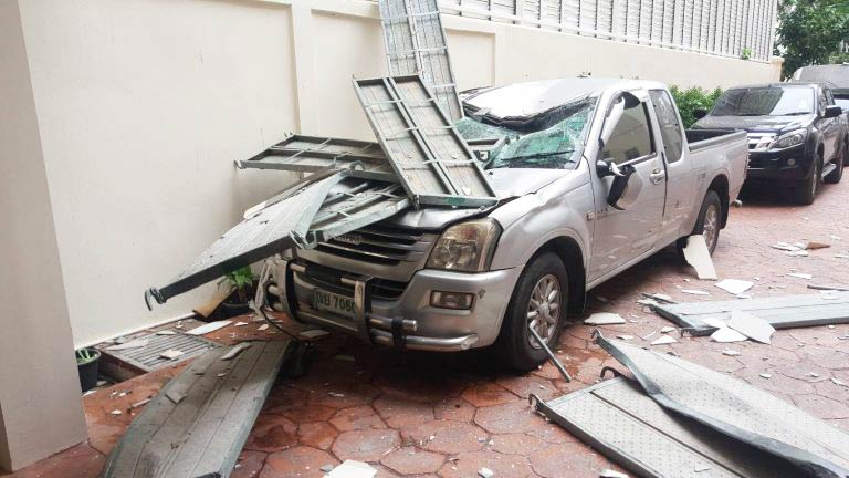 เครนล้ม